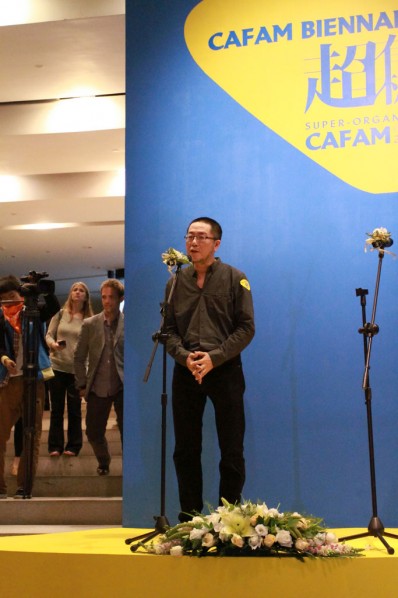 Curator of CAFAM Wang Huangsheng addressed at the opening.