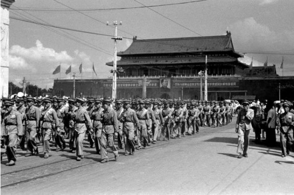 Darkroom of the History：Zhou Haiying Early Photography Exhibition 01