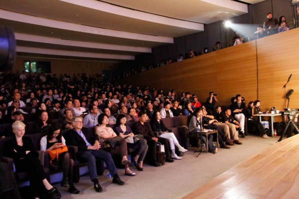 Popular Memories of Origin Hiroshi Sugimoto's Lecture at CAFA Art Museum, Photo: Hu Zhiheng/CAFA ART INFO.