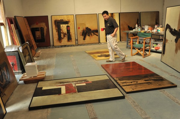 00 Cheng Xiangjun at his studio