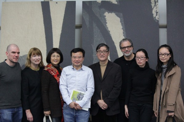 Group Photo of“Seeing Ink and Wash in the Cross-Cultural Perspective”Dialogue Between Pan Gongkai and Cliff Ross