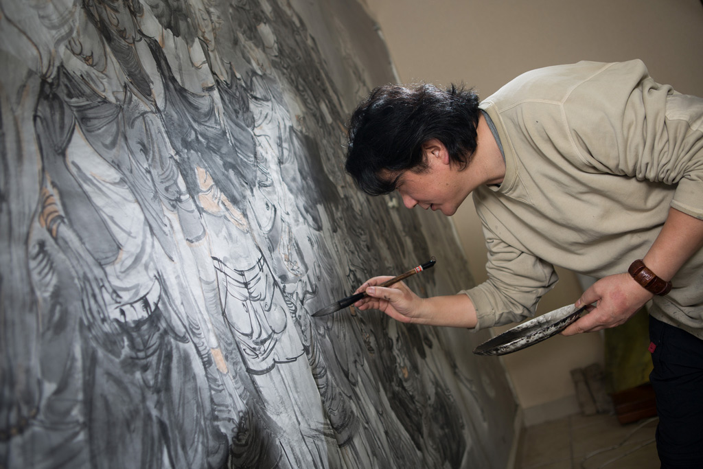  - Zhang-Jiangzhou-at-his-studio-in-2012