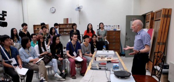 French Painter Claude Yvel invited to give Lectures in the Department of Oil Painting of CAFA 02