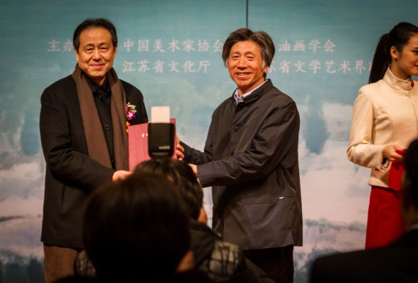 33 Shen Xinggong donated his work to the National Art Museum of China