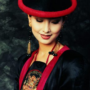 100 Lyu Yue, “The Dragon Robe”, 1987