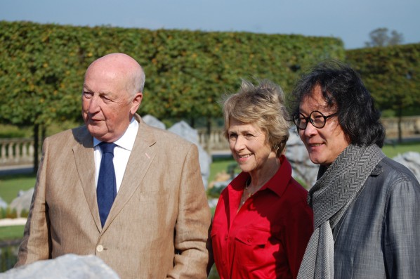 Photo of Xu Bing and honored guests