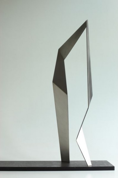 Kuo Szu-min, Germination No. 3, 2014; sculpture, stainless steel, 68x30x19cm