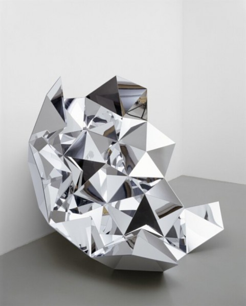 Dieter Detzner, Robert, 2006; acrylic glass, 160x160x90cm