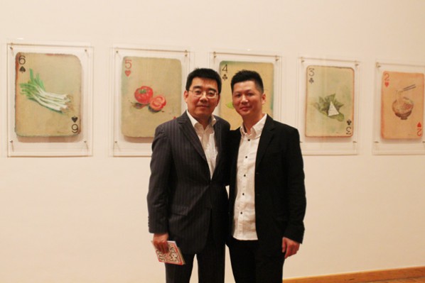 01 Chen Ping, Cultural Counselor of Embassy of the P.R.China in the Federal Republic of Germany (left), artist Huang Yong (right)