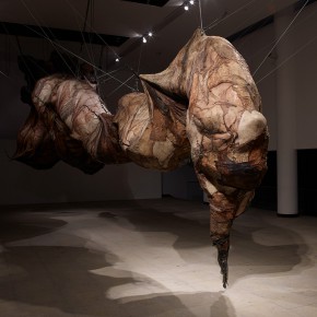 02 Jiang Jie, “More Than One and Half Tons”, resin, cloth, iron, 1550 x 460 cm, 2014