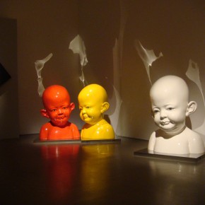 48 Jiang Jie, Zai, resin, paint, glass, 200 x 160 x 140 cm, 2001