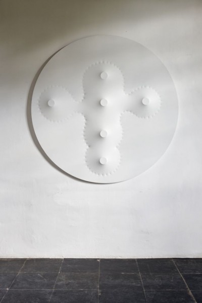 Norio IMAI (°1946, Osaka) Work - Circle F, 1964 - repainted in 2012 Acrylic paint, cotton and plastic on canvas 160 x 160 x 9 cm Norio IMAI (°1946, Osaka) Work - Circle F, 1964 - repainted in 2012 Acrylic paint, cotton and plastic on canvas 160 x 160 x 9 cm