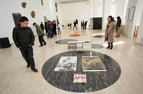 Exhibition view of “Reshaping the Tradition”