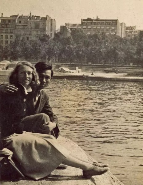 Wang Linyi and Wang Henei in Love, 1934; Photo, Selected from their album; Collection of CAFA Art Museum