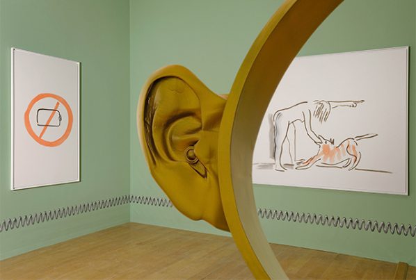 Camille HENROT, Hello & Thank you, 176×187×87 cm, Metal, rubber coating, hotline server, speaker, 2015 © ADAGP Camille Henrot, courtesy the artist and kamel mennour, Paris Camille HENROT, Hello & Thank you, 176×187×87 cm, Metal, rubber coating, hotline server, speaker, 2015 © ADAGP Camille Henrot, courtesy the artist and kamel mennour, Paris