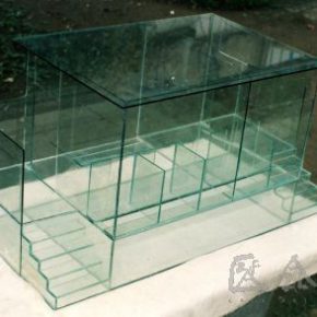 22 Qiu Zhijie, Public Life, glass, 60 x 70 x 100 cm, 1994