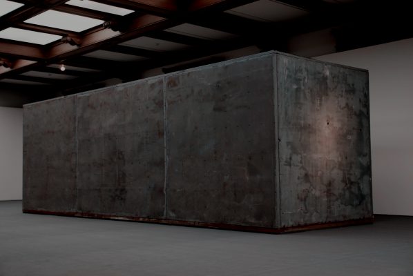 Visible and Invisible Sui Jianguo Restrained Power,Metal and electrical machinery 2011 250x250x800cm it was exhibited at Shanghai Art Museum in July 2011 598x400 - Visible and Invisible